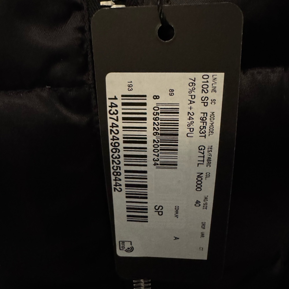 Dolce & Gabbana Black Puffer Jacket that’s cinched in the waist. Size 40 - Picture 5 of 8